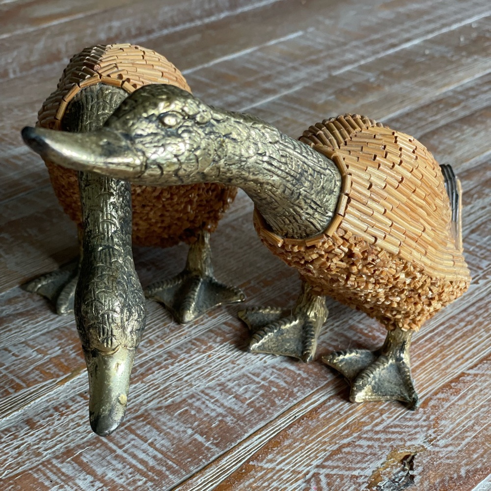 Vintage metal geese